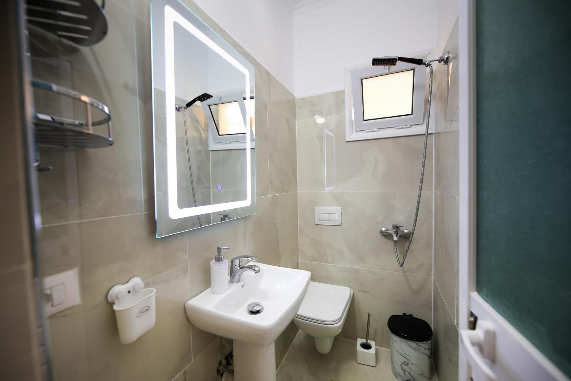 Vila Feliz - Premium Rooms With Free Private Parking Влёра Экстерьер фото