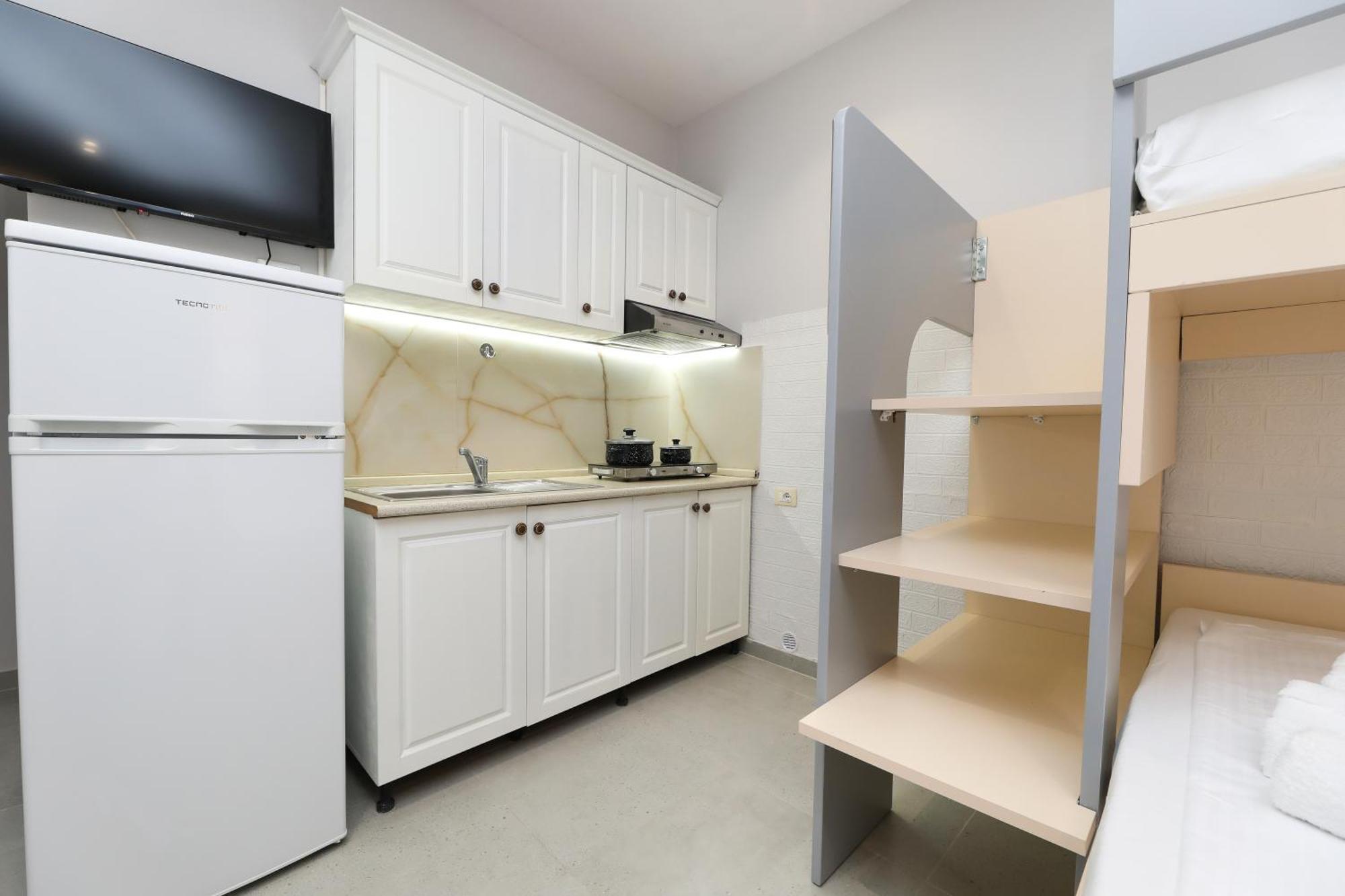 Vila Feliz - Premium Rooms With Free Private Parking Влёра Экстерьер фото