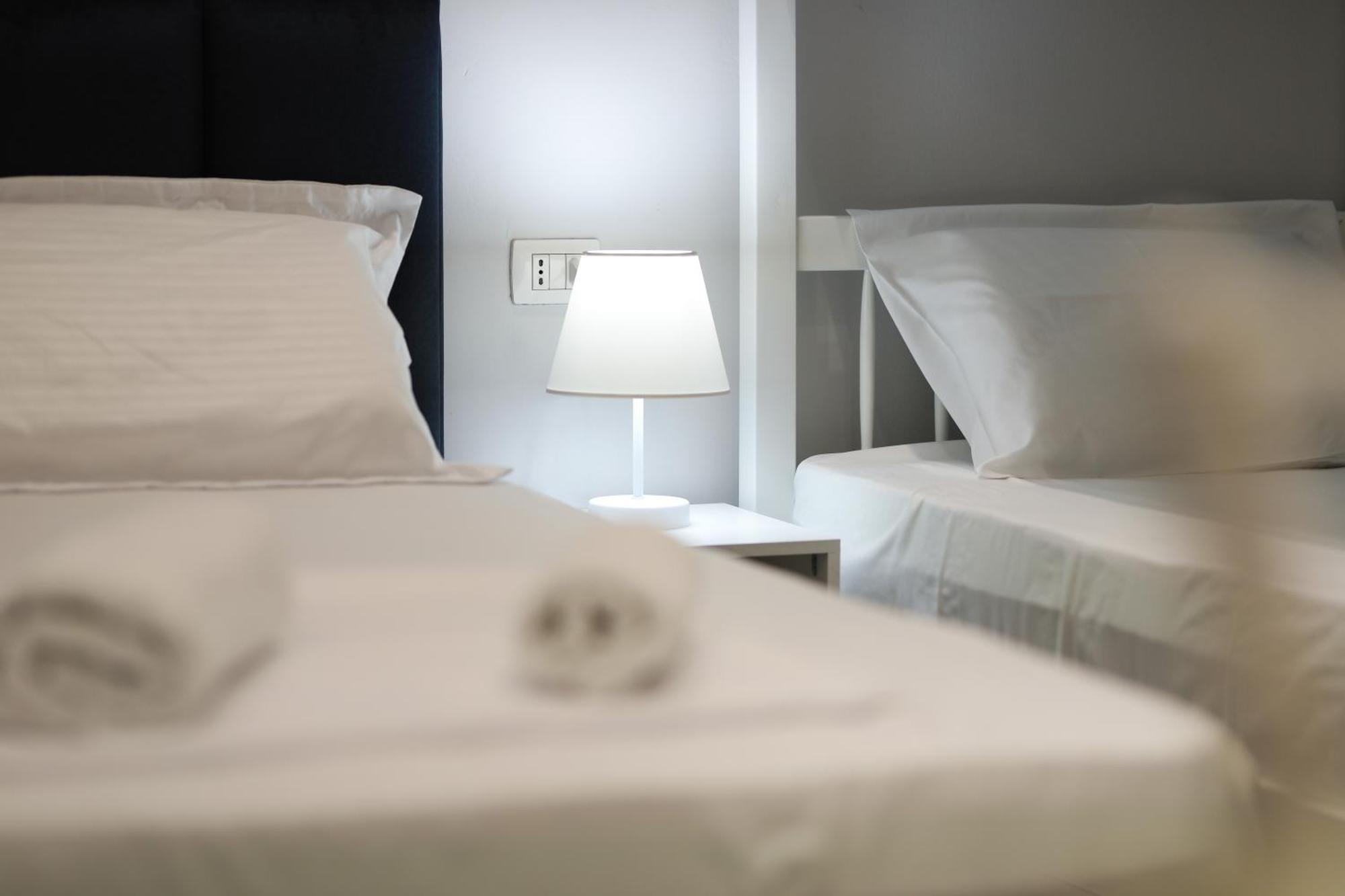 Vila Feliz - Premium Rooms With Free Private Parking Влёра Экстерьер фото