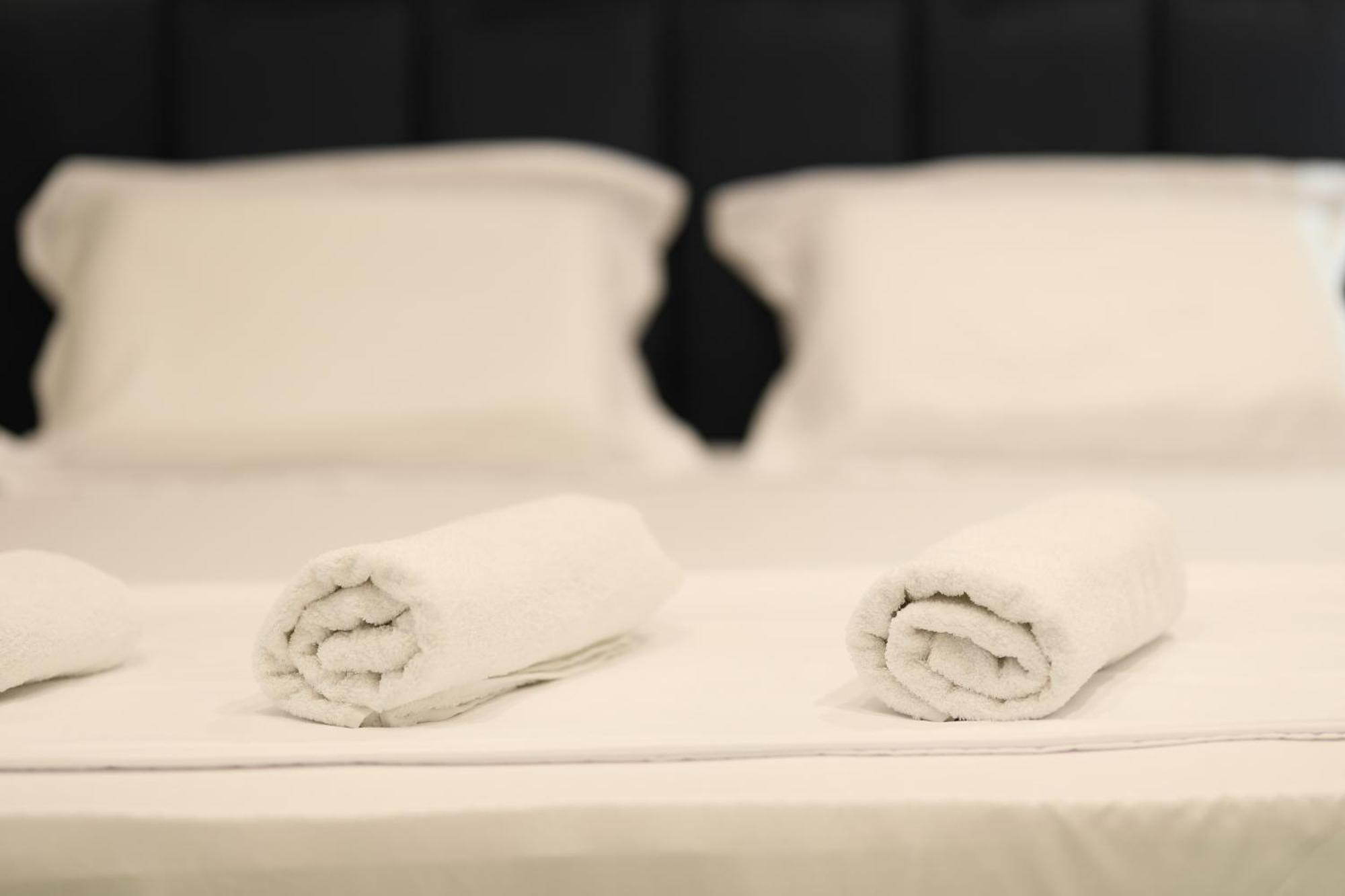 Vila Feliz - Premium Rooms With Free Private Parking Влёра Экстерьер фото