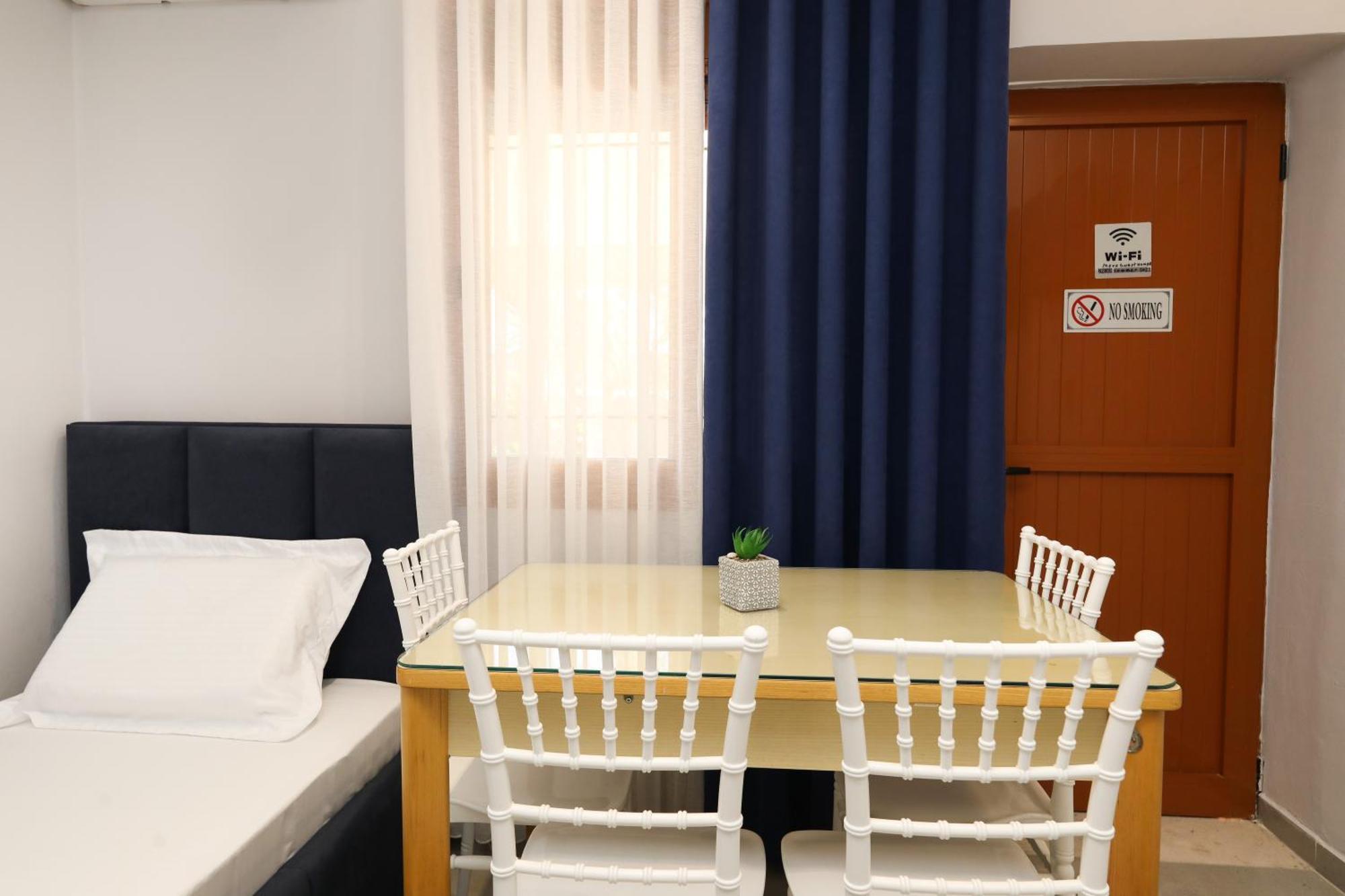 Vila Feliz - Premium Rooms With Free Private Parking Влёра Экстерьер фото