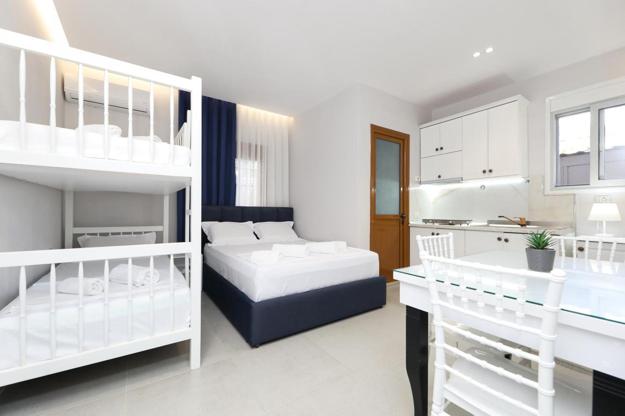 Vila Feliz - Premium Rooms With Free Private Parking Влёра Экстерьер фото